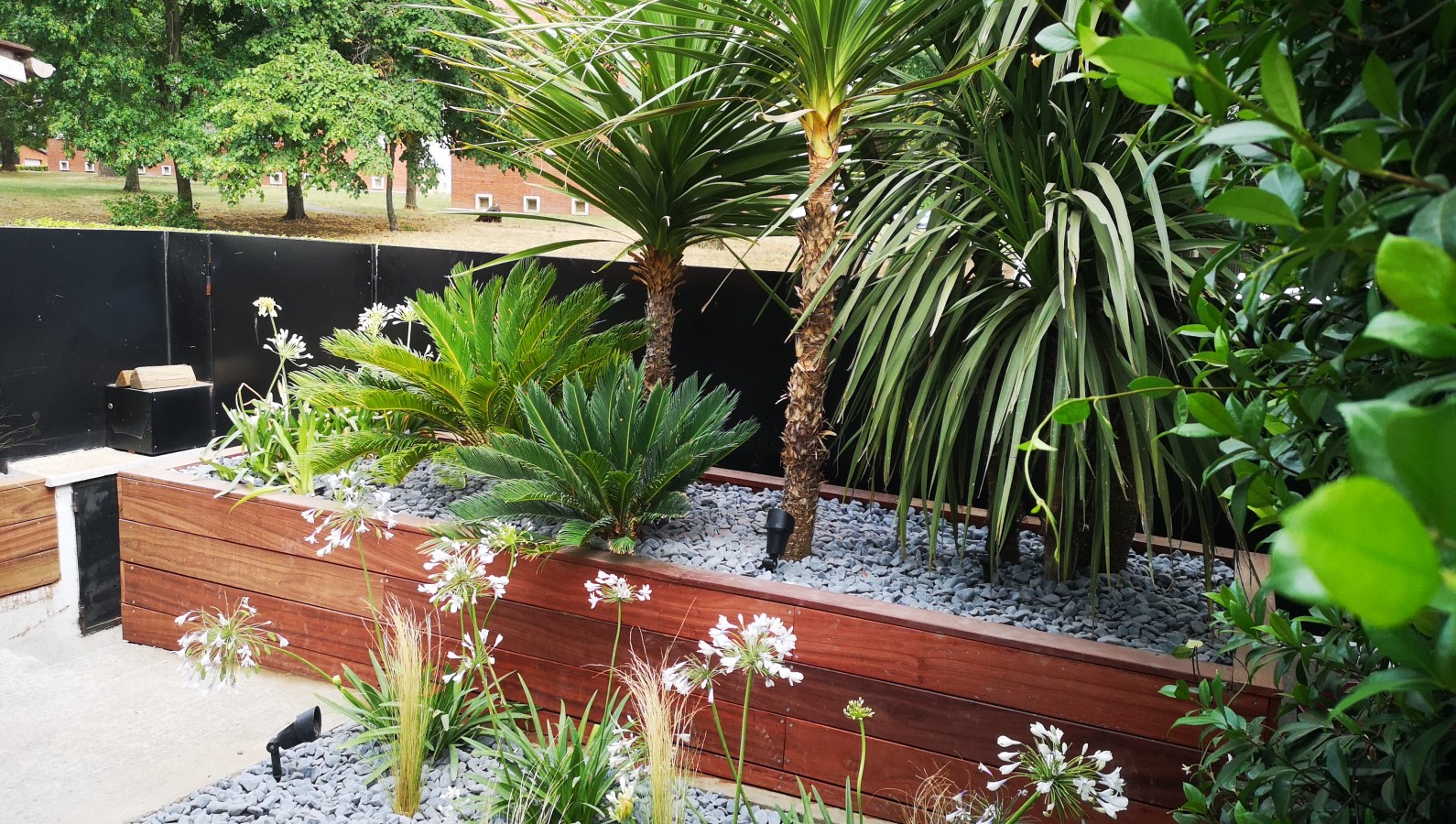 Illustration de l'article : Aménagement des massifs avec Marc et Jardin, paysagiste à Toulouse